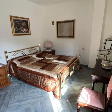 Lo Specchio Di Alice Apartment